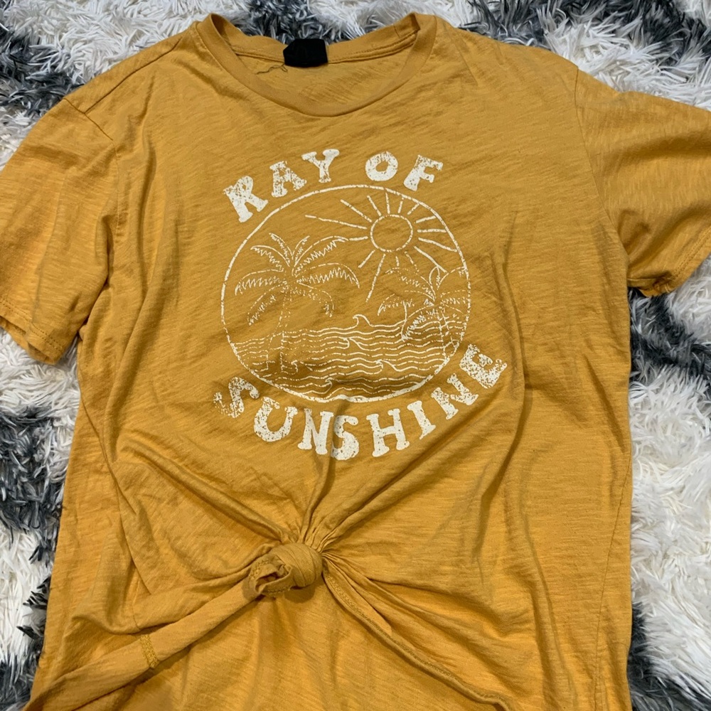 Hope Ave graphic tee yellow size medium. Can untie and be worn down